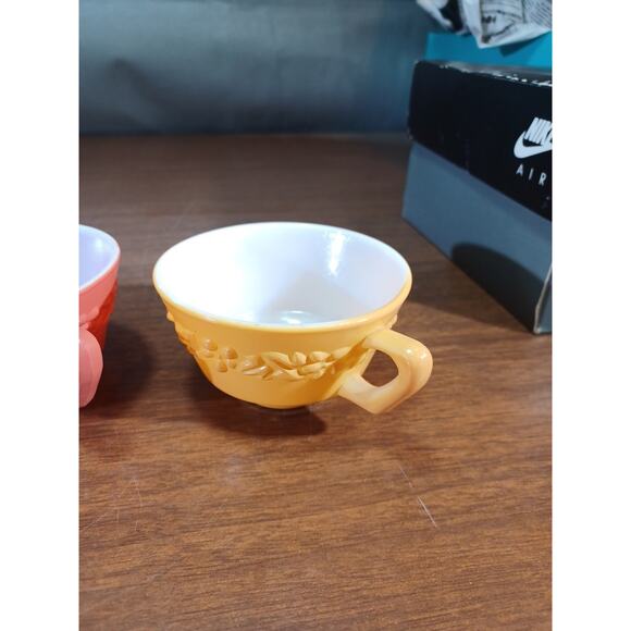 RARE VTG Hazel Atlas MCM Multicolor Cup Set Of 4 3D Raised Flower Leaf Design - Picture 5 of 10